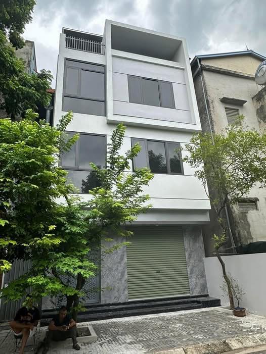 Cho thuê nhà mặt phố Vạn Phúc 80m² giá thỏa thuận - Nhà mới, thông sàn tiện lợi!