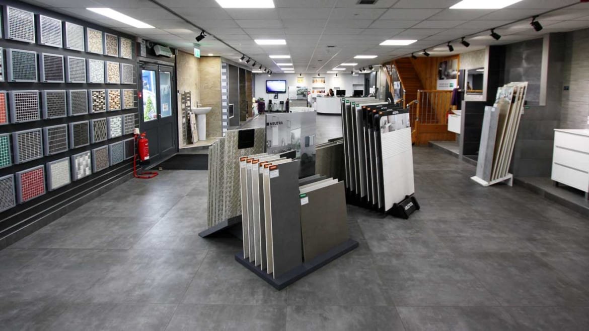 Kho showroom cho thuê 1.050m² mặt tiền đường Bình Long - Không gian lý tưởng cho mọi ngành nghề!