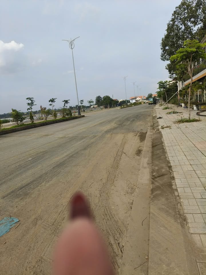 Đất mặt tiền Bờ Kè Bửu Long, Trấn Biên, 650m² giá 25 tỷ - Vị trí đắc địa cho đầu tư!