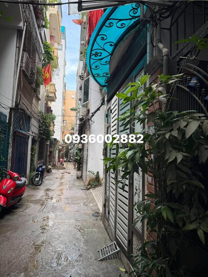Nhà 3 tầng Đội Cấn 60m² giá chỉ 10 tỷ - Sẵn sàng giao dịch ngay!
