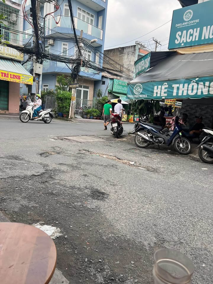 Nhà mặt tiền kinh doanh đường Đông Hồ, Tân Bình 52.6m² giá 10.8 tỷ - Vị trí đắc địa gần chợ