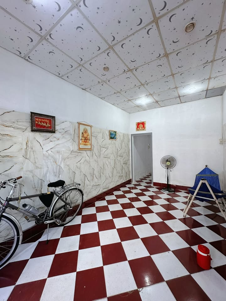 Nhà cho thuê Hẻm 72 Đề Thám 42m² giá 5 triệu - Phù hợp cho gia đình và kinh doanh nhỏ!