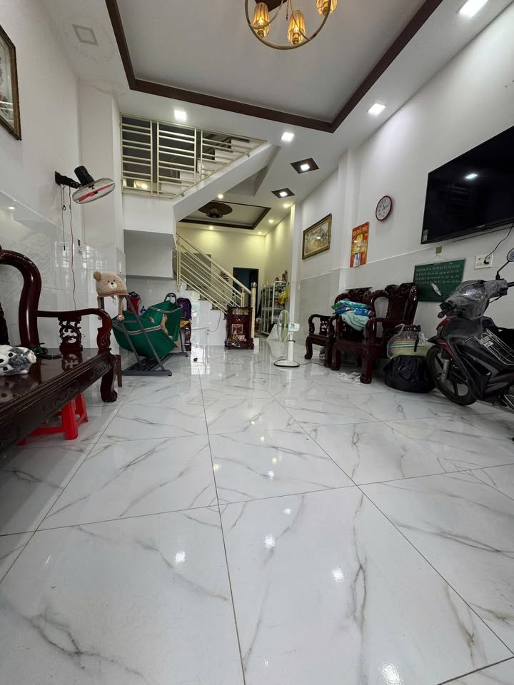 Nhà phố Long Trường Quận 9 55m² giá 5.2 tỷ - Sổ hồng đầy đủ, thương lượng ngay!