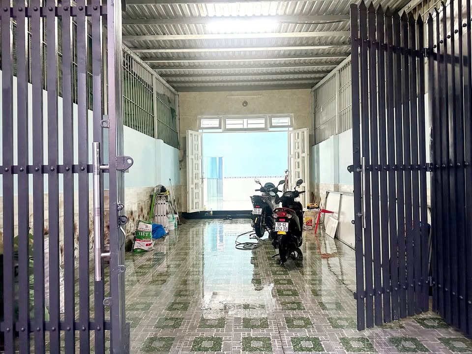 Kho cho thuê Tân Hiệp Hóc Môn 165m² giá 8 triệu - Đường rộng, thuận tiện giao thông!