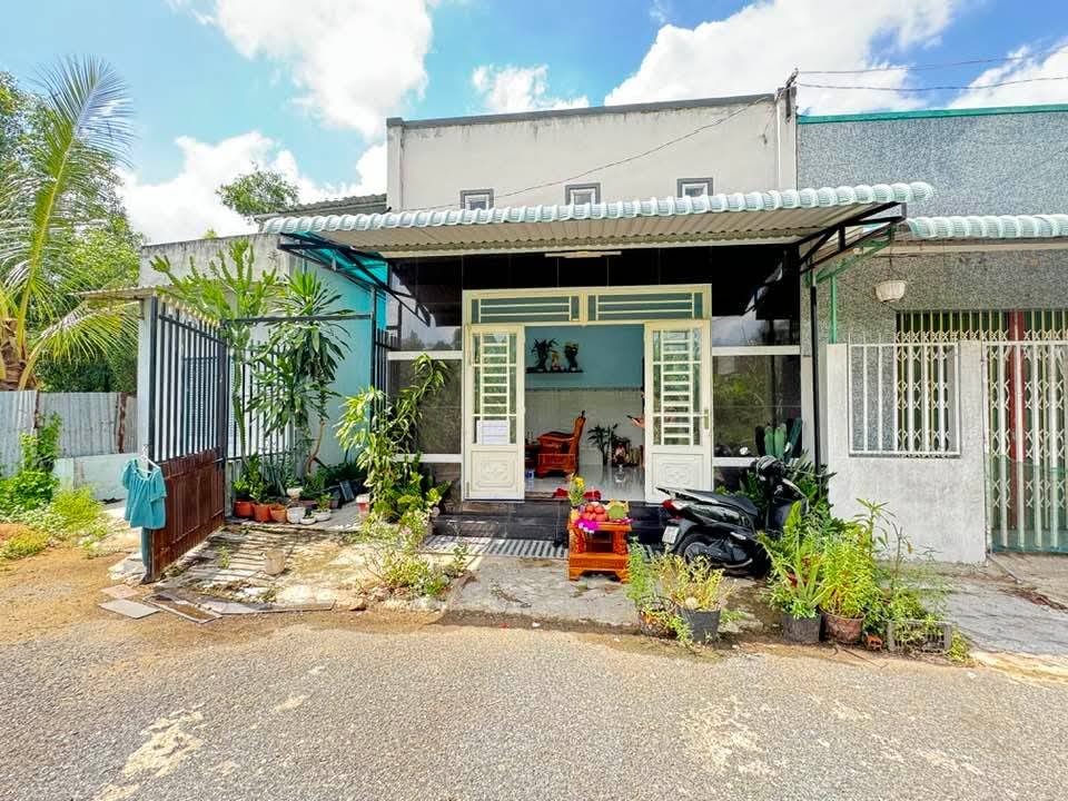 Nhà cấp 4 tại KDC Phúc Giang, Long Định, 66m² giá 1.2 tỷ - Sẵn sàng vào ở ngay!