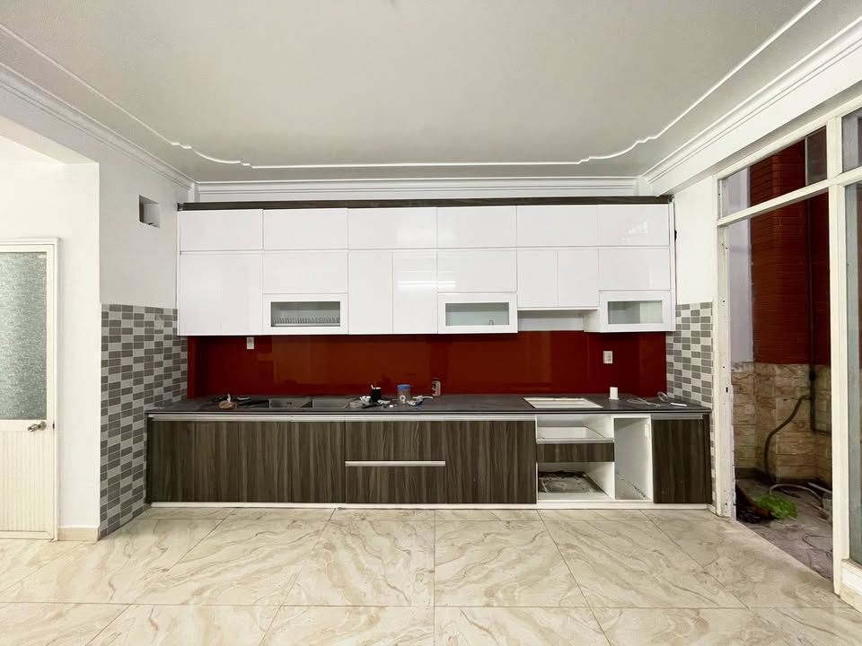 Nhà 4 tầng trên đường Lê Hồng Phong, Hải An 70m² giá 8.2 tỷ - Thiết kế sang trọng và tiện nghi!