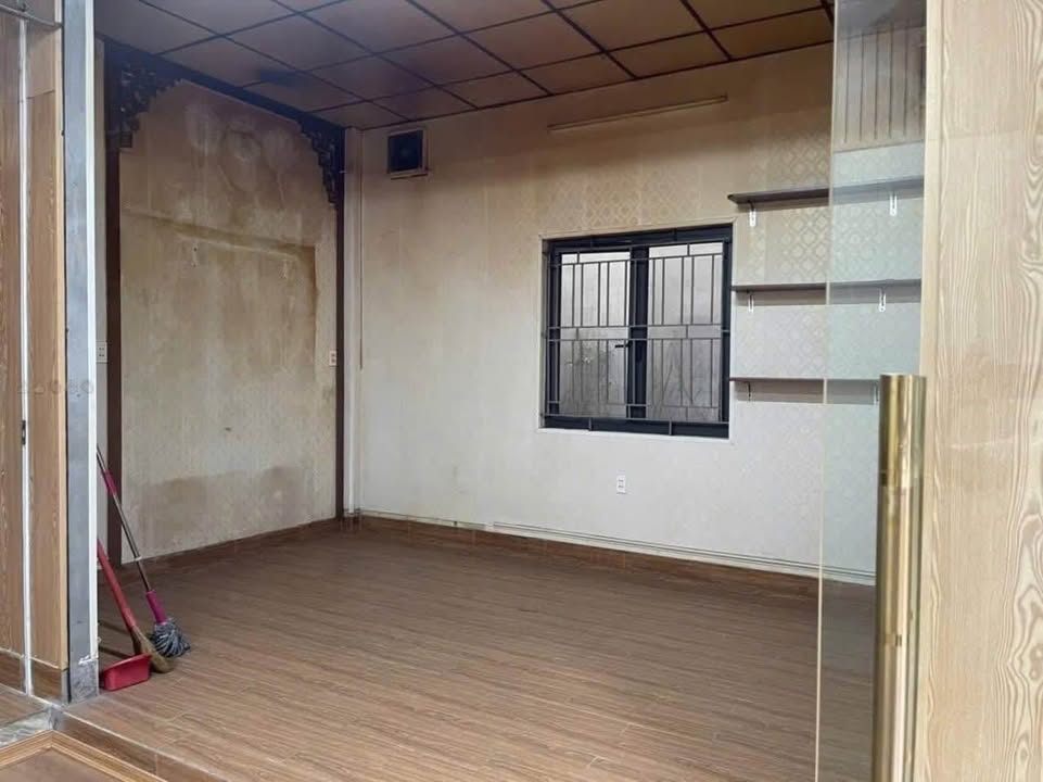 Cho thuê mặt bằng kinh doanh Lê Hồng Phong 120m² giá 9 triệu - Tiềm năng sinh lời cao!