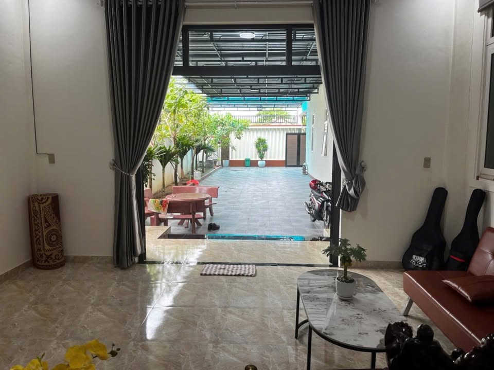 Nhà phố đẹp tại Kiệt Hoàng Diệu, Hải Châu, Đà Nẵng 520m² giá 5 tỷ - Không khí trong lành, an cư lý tưởng!