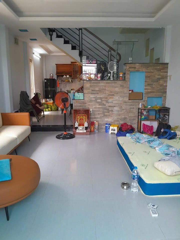 Biệt thự cho thuê hẻm C9 Phạm Hùng 112m² giá 10 triệu - Xe hơi vào tận nhà!