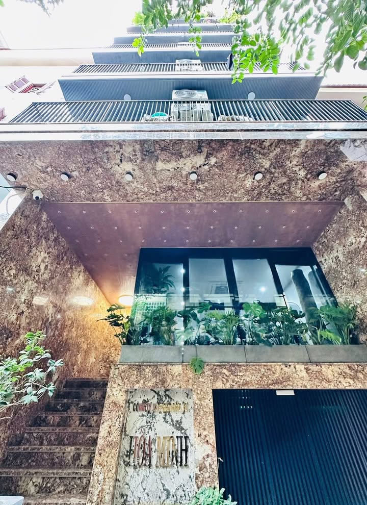 Văn phòng cho thuê Hoàng Quốc Việt 70m² giá thỏa thuận - Không gian làm việc lý tưởng!