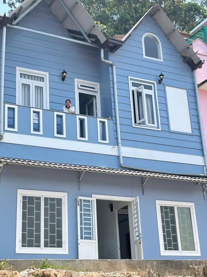 Nhà góc 3 mặt tiền đường Mai Hoa Thôn, Đà Lạt 57m² giá 8.5 tỷ - Kinh doanh lưu trú lý tưởng!