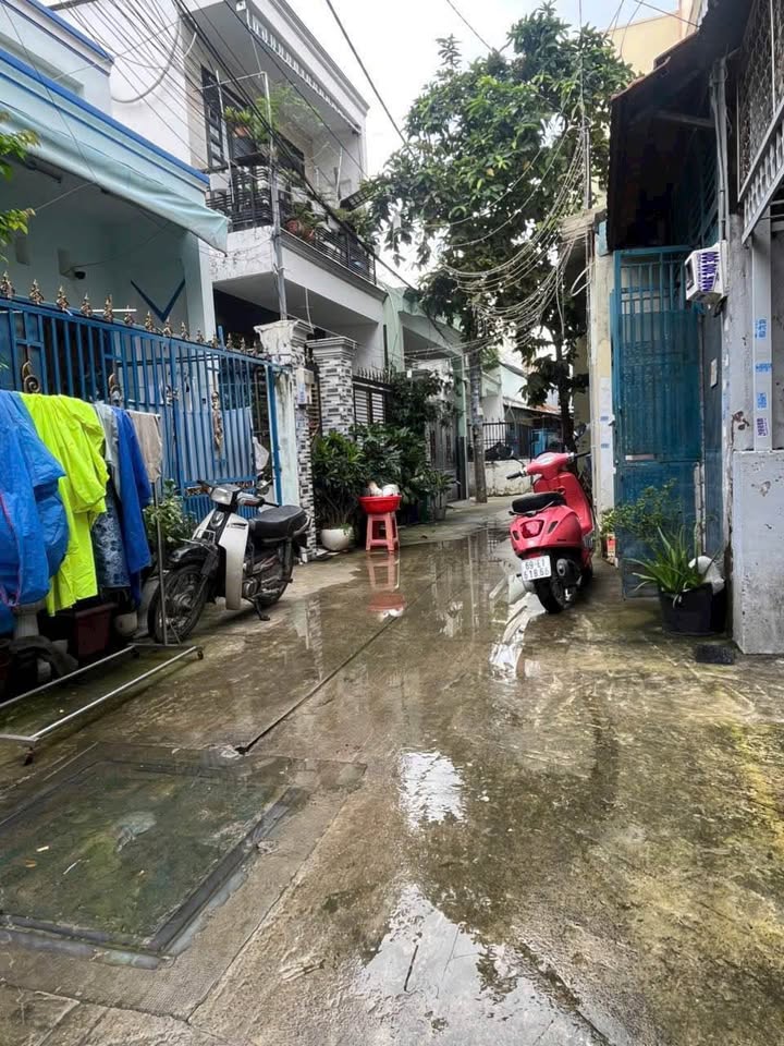 Nhà bán Hóc Môn 56m² giá 3.7 tỷ - Vào ở ngay, hẻm rộng ô tô