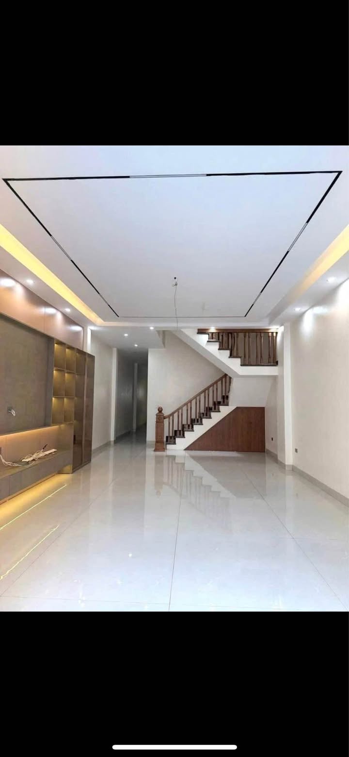 Nhà 3 Tầng Hiện Đại Đường Ngô Từ, Phường Lam Sơn, Thanh Hóa - Giá 5.999 tỷ, Sẵn Sàng Vào Ở!