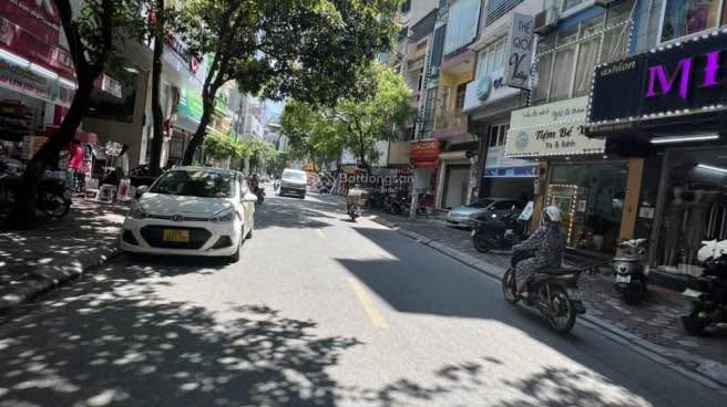 Mặt bằng kinh doanh phố Thụy Khuê 80m² giá 20 triệu - Cực hiếm 2 mặt tiền!