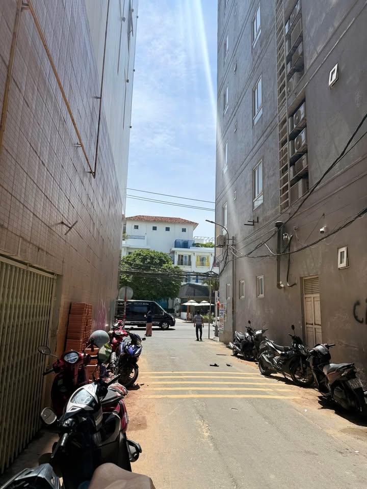 Nhà mặt tiền Thủ Khoa Huân 167m² giá 24 tỷ - Cách Nguyễn Văn Thọ chỉ 50m!