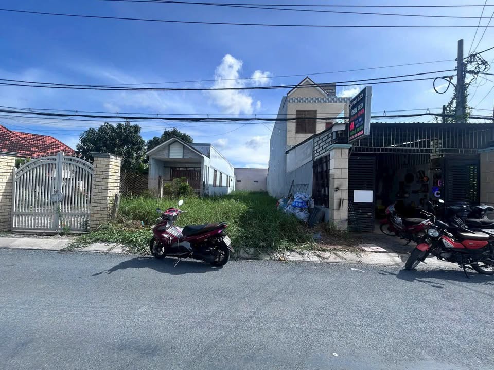 Bán gấp FrontHouse mặt tiền Võ Văn Phẩm, Bình Phú, Bến Tre 287m² - Giá chỉ 3.4 tỷ!