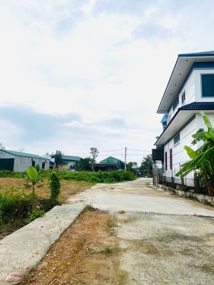 Đất nền liền kề khu phố Bình Tiến, Hà Huy Tập 126m² - Sổ đỏ chính chủ, giá thỏa thuận!