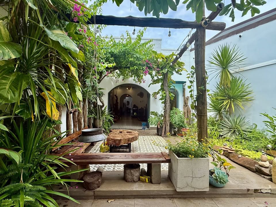 Cho thuê FrontHouse đường Tuệ Tĩnh, Buôn Ma Thuột 300m² - Vị trí kinh doanh lý tưởng!