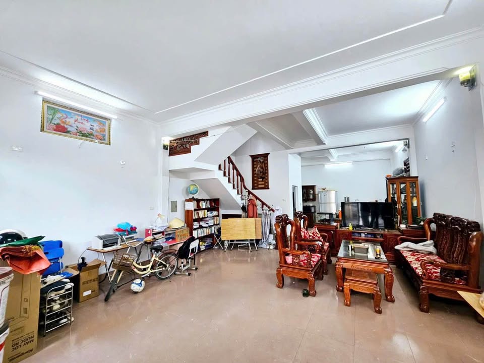 Nhà 2 tầng Phố 1 Quảng Hưng 77m² giá 3.65 tỷ - Gần đường Lê Lai, giao dịch ngay!