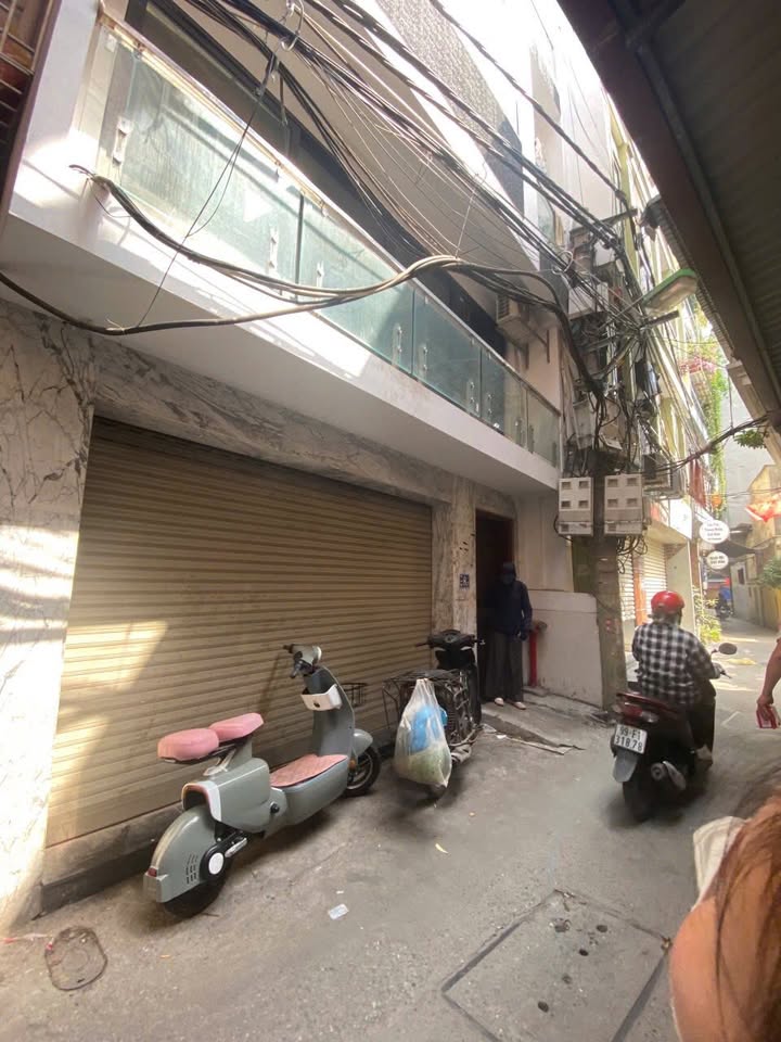 Bán Tòa CCMN Cầu Giấy 83m² giá 23.7 tỷ - Đầu tư sinh lời hấp dẫn