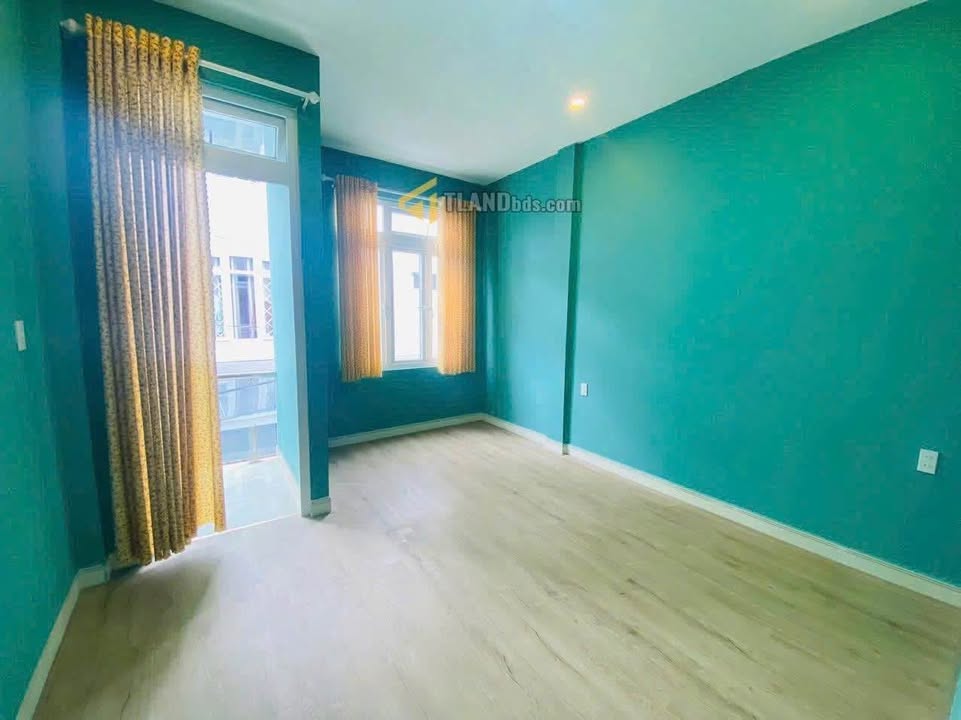 Nhà phố Hẻm ô tô lớn đường Triệu Việt Vương, Đà Lạt 50m² giá 3.8 tỷ - Sẵn sàng vào ở!