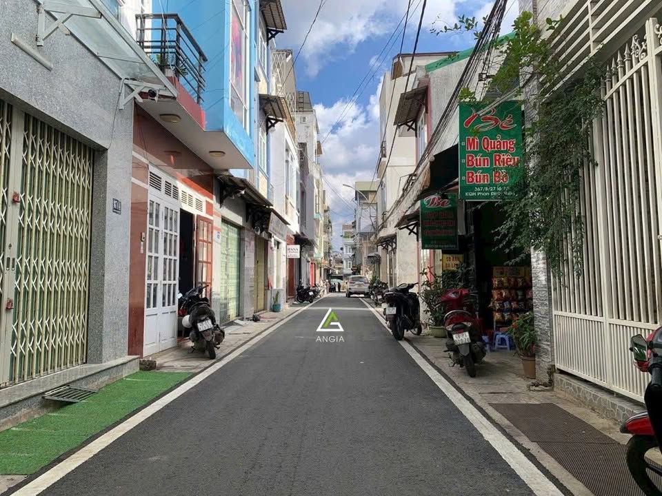 Nhà 3 tầng đường Phan Đình Phùng, Đà Lạt 80m² giá 10 tỷ - Sẵn sàng vào ở!