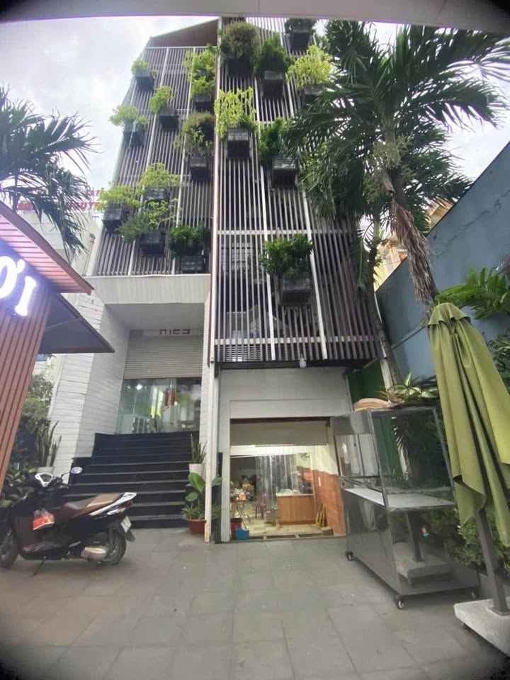 Tòa nhà 6 tầng mặt tiền Quốc lộ 1K Dĩ An 170m² giá 14 tỷ - Đầu tư sinh lời cao!