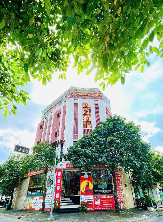 Bán nhà góc 2 mặt tiền đường D5, quận 7, diện tích 112.5m² - Vị trí đắc địa, giá tốt!