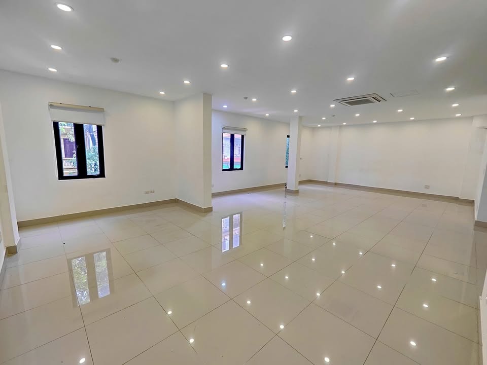 Cho thuê sàn văn phòng 120m² tại Ngõ 76 Duy Tân, Cầu Giấy - Thiết kế hiện đại, tiện nghi đầy đủ!