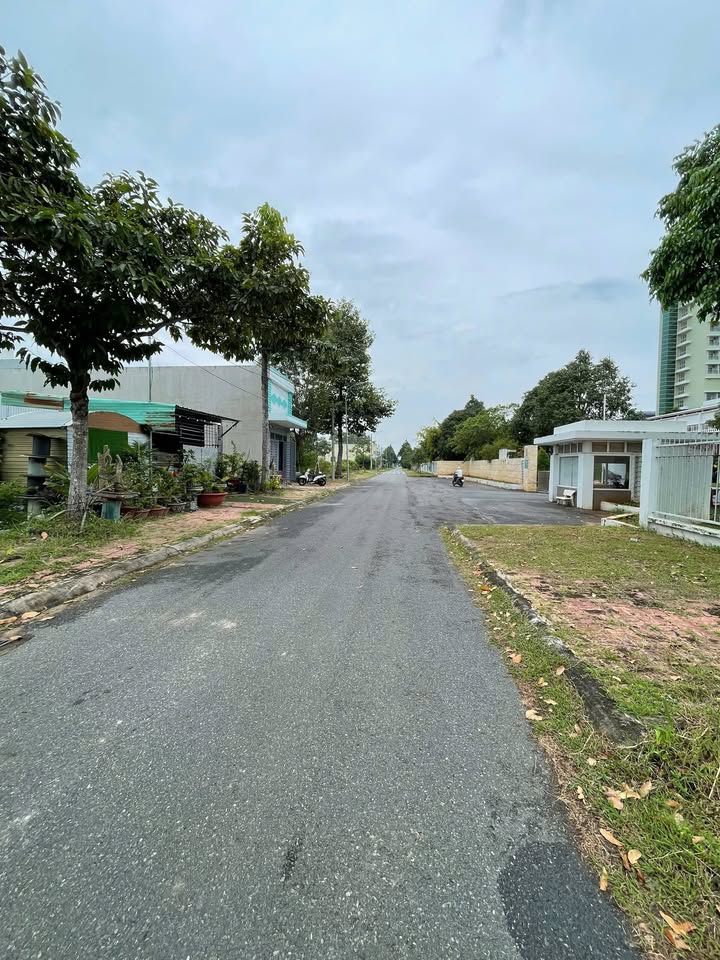 Đất nền đẹp đường Hồ Thành Biên, quận 8, 85m², giá chỉ 1.7 tỷ - Đầu tư sinh lời!