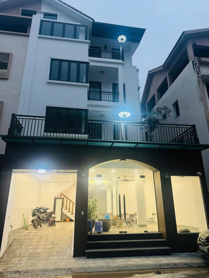 Cho thuê văn phòng trung tâm Cổng Đông Lai Xá 80m² giá 10 triệu - Vị trí đắc địa, đầy đủ tiện nghi!