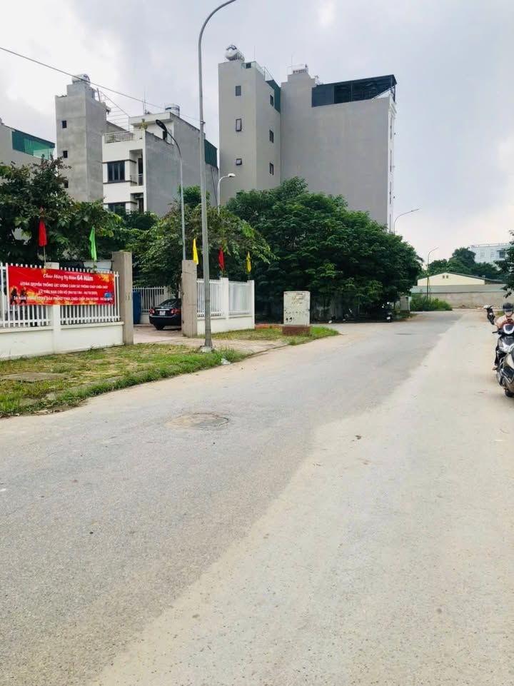 Đất Vạn Phúc Hà Đông 50m² giá đầu tư 10.8 tỷ - Cơ hội hiếm có!