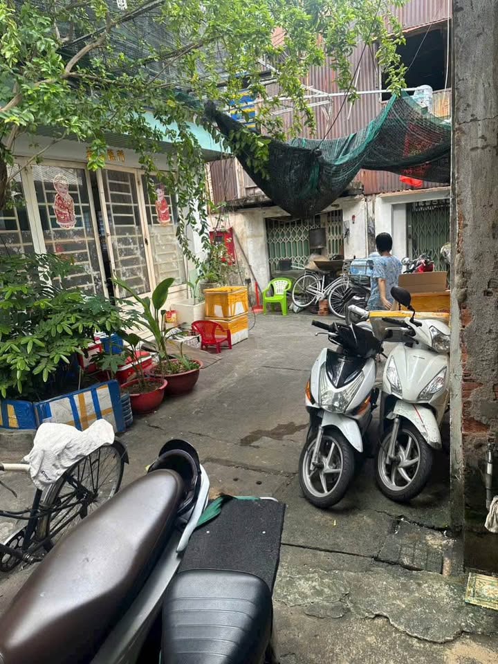 Nhà nát Tùng Thiện Vương, Quận 8, 67.8m² giá 4.96 tỷ - Tiềm năng xây dựng vượt trội!