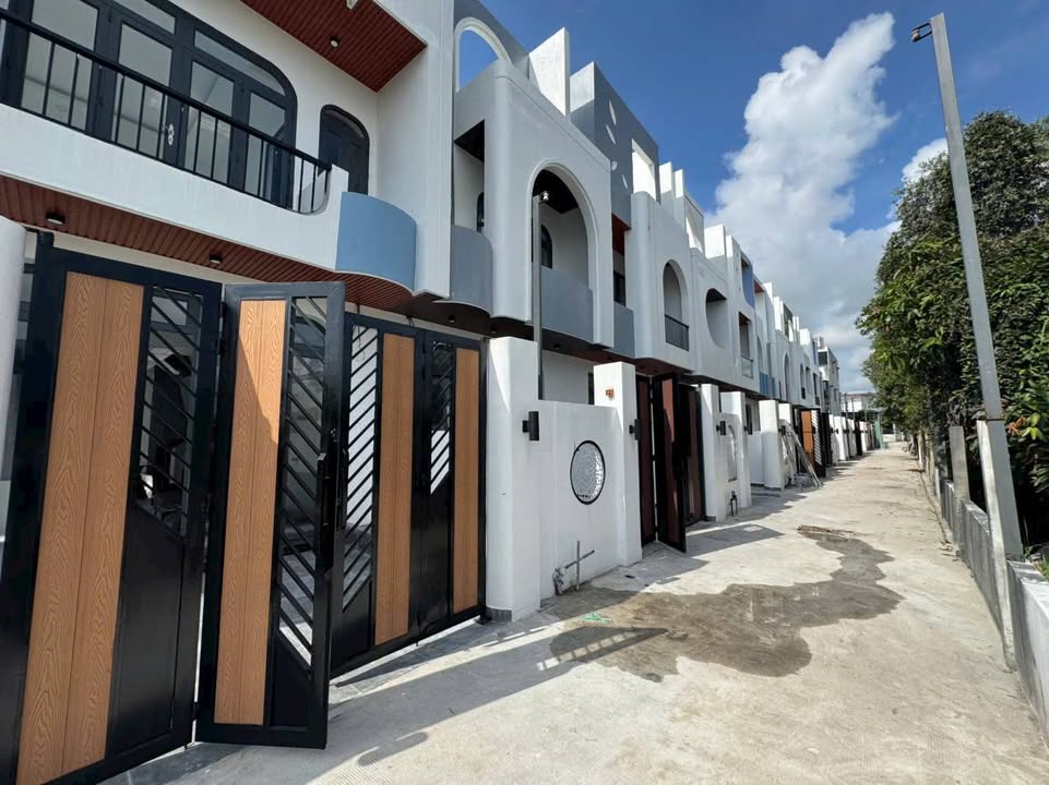 Nhà 2 tầng Long Trạch, Cần Đước 131m² giá 2.75 tỷ - Căn góc 2 mặt tiền, đầy đủ nội thất!