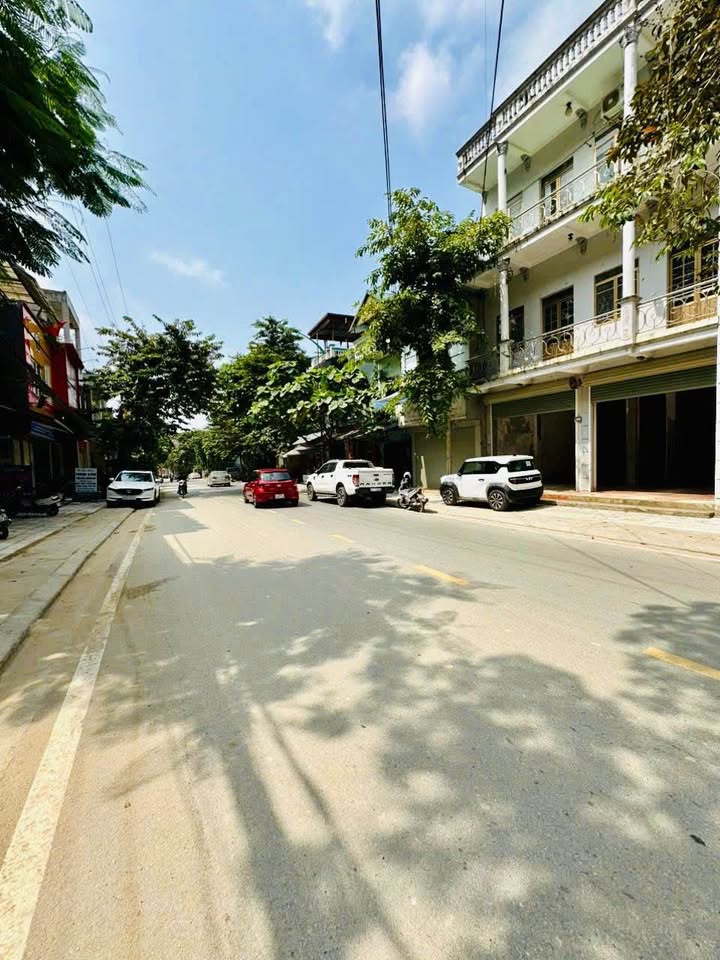 Nhà 3 tầng mặt đường Yên Ninh, 155m² giá thương lượng - Cơ hội đầu tư không thể bỏ lỡ!