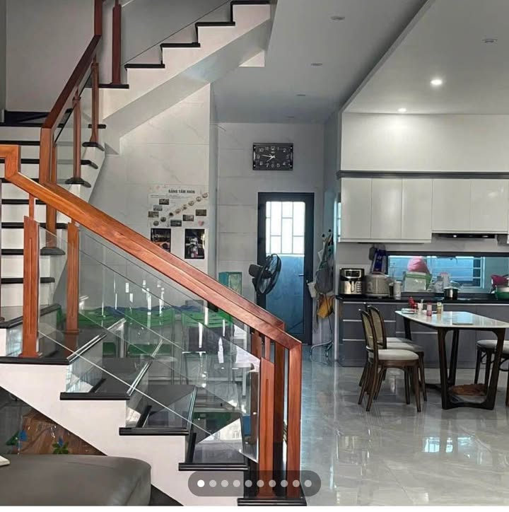 Nhà 3 tầng Golden 6, Nghi Phú 133m² giá 11 tỷ - Vị trí đắc địa, giao thông thuận lợi!