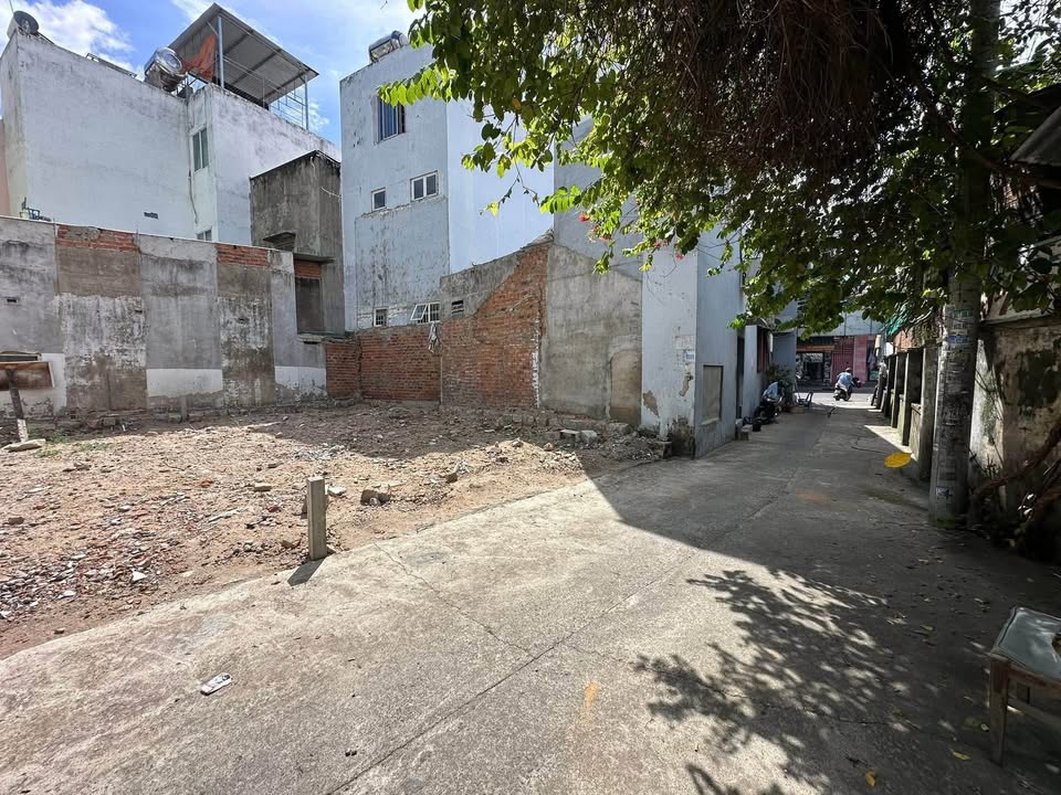 Bán đất hẻm ô tô đường Mai Xuân Thưởng, Nha Trang 53.5m² - Gần biển, giá chỉ 3.6 tỷ!