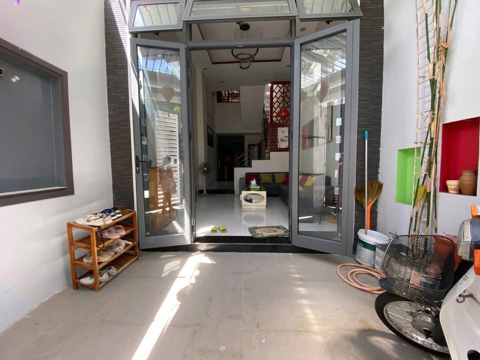 Bán nhà 4,5 tầng đường Hoàn Kiếm, Nha Trang 71m² giá 8,8 tỷ - Vị trí đắc địa cho kinh doanh