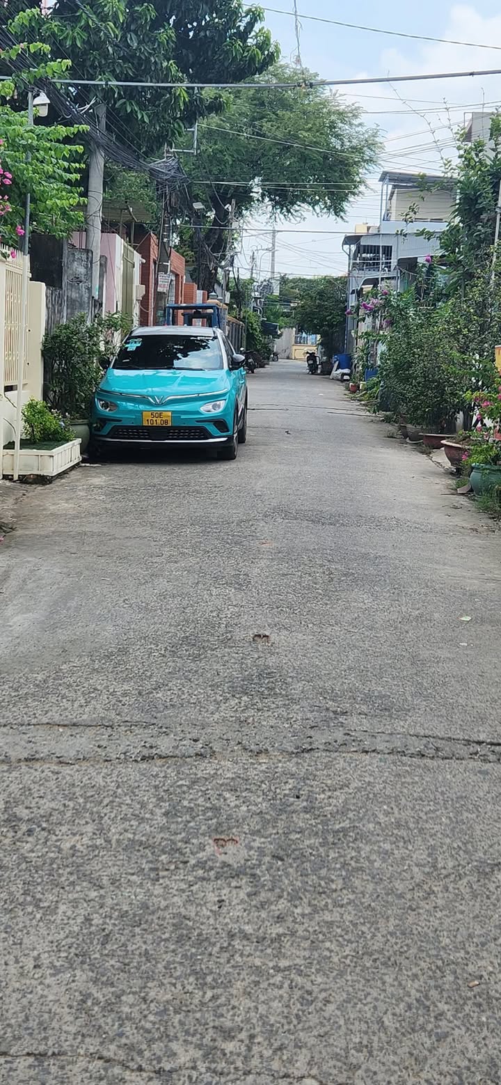 Nhà mặt tiền đường Hồng Sến, Q.9, 75m² - Giá 4.8 tỷ - Pháp lý chuẩn