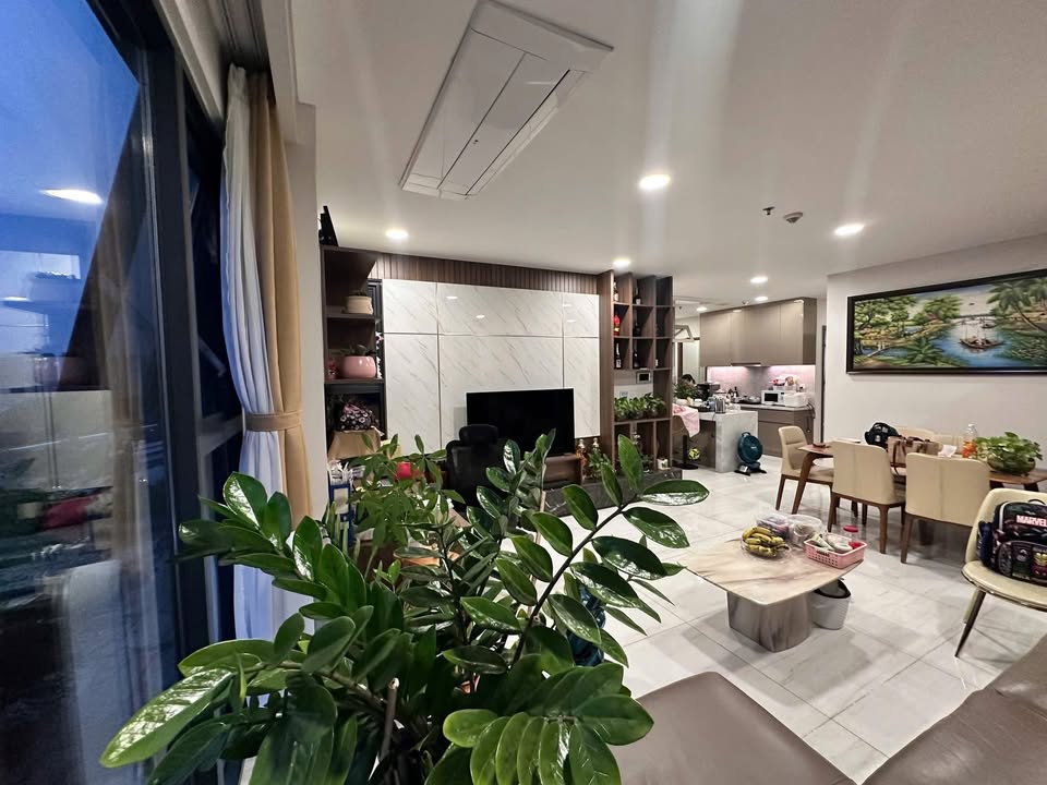 Căn hộ 3PN KINGDOM 101 quận 10 103m² giá 11.5 tỷ - Thiết kế sang trọng, nội thất đầy đủ!