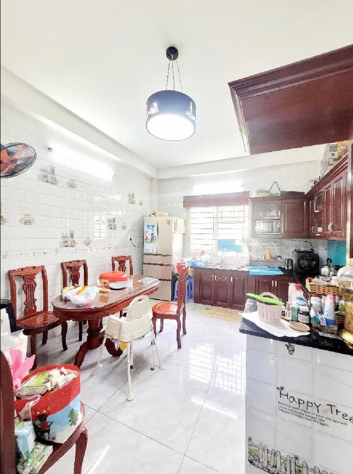 Nhà riêng Nguyễn Hồng Đào Tân Bình 84m² giá 11 tỷ - Nhà đẹp 4 tầng, vị trí VIP!