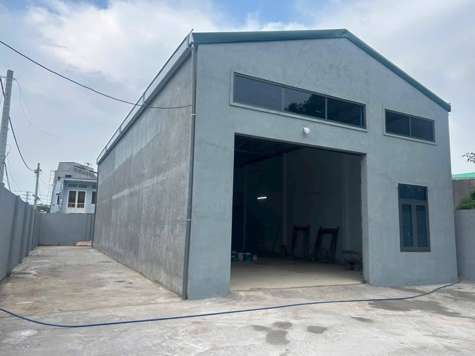 Cho thuê kho xưởng Hóc Môn 200m² - Xưởng mới xây, tiện ích đầy đủ!