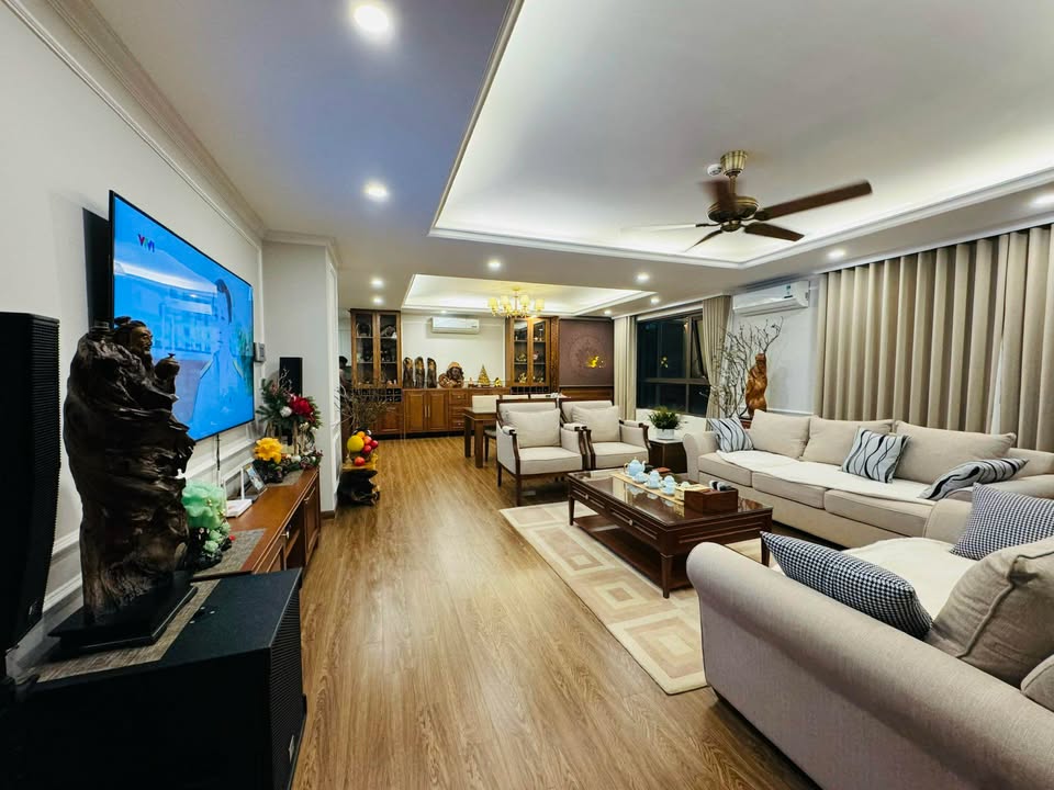 Căn hộ 3PN UDIC Westlake 168m² giá 14.5 tỷ - View Võ Chí Công tuyệt đẹp!