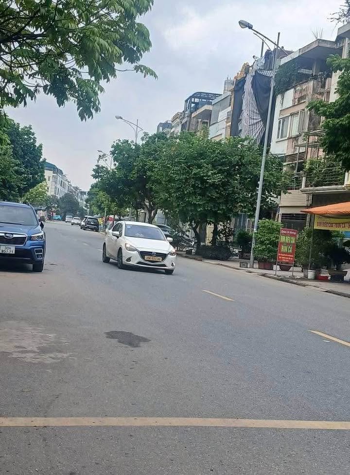 Nhà phố LK Văn Phú 90m² giá 20 tỷ - Vị trí đắc địa, thiết kế hiện đại!