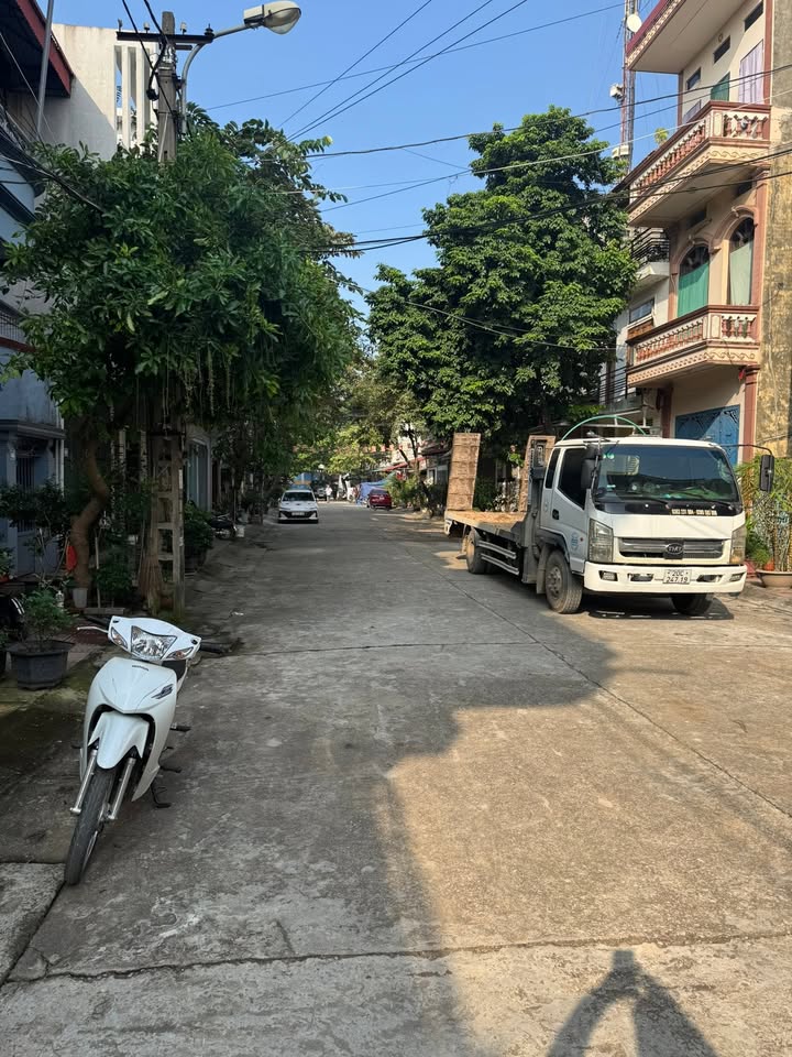 Bán đất 65m² đường Lê Lợi, Sơn Tây - Giá tốt, hướng Nam!