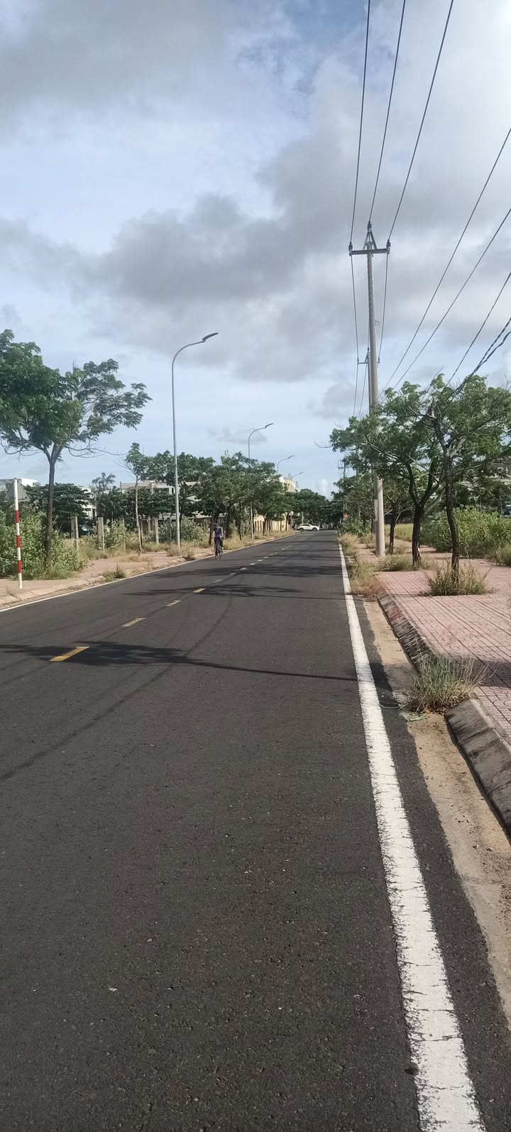 Đất dự án Khu D Nguyễn Văn Huyên 126m² giá 5.6 tỷ - Sổ hồng chính chủ, vị trí đắc địa!