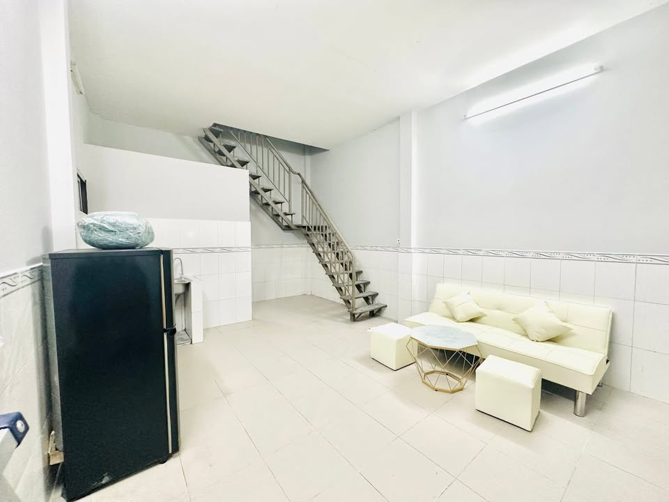 Nhà nguyên căn Thạnh Lộc, quận 12 - 5.99 triệu/tháng - Full nội thất, rộng rãi