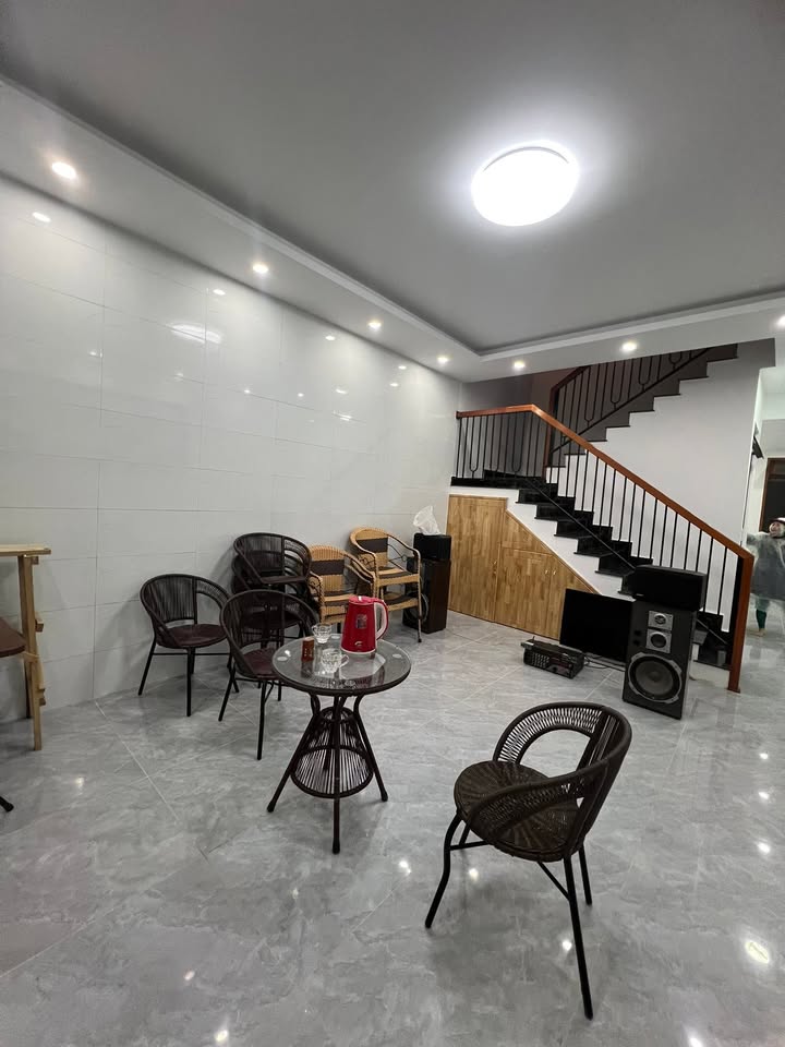 Cho thuê nguyên căn đường An Bình, phường Xuân Hương, Đà Lạt 3 phòng ngủ - Nhà mới đẹp, giá 10 triệu/tháng!