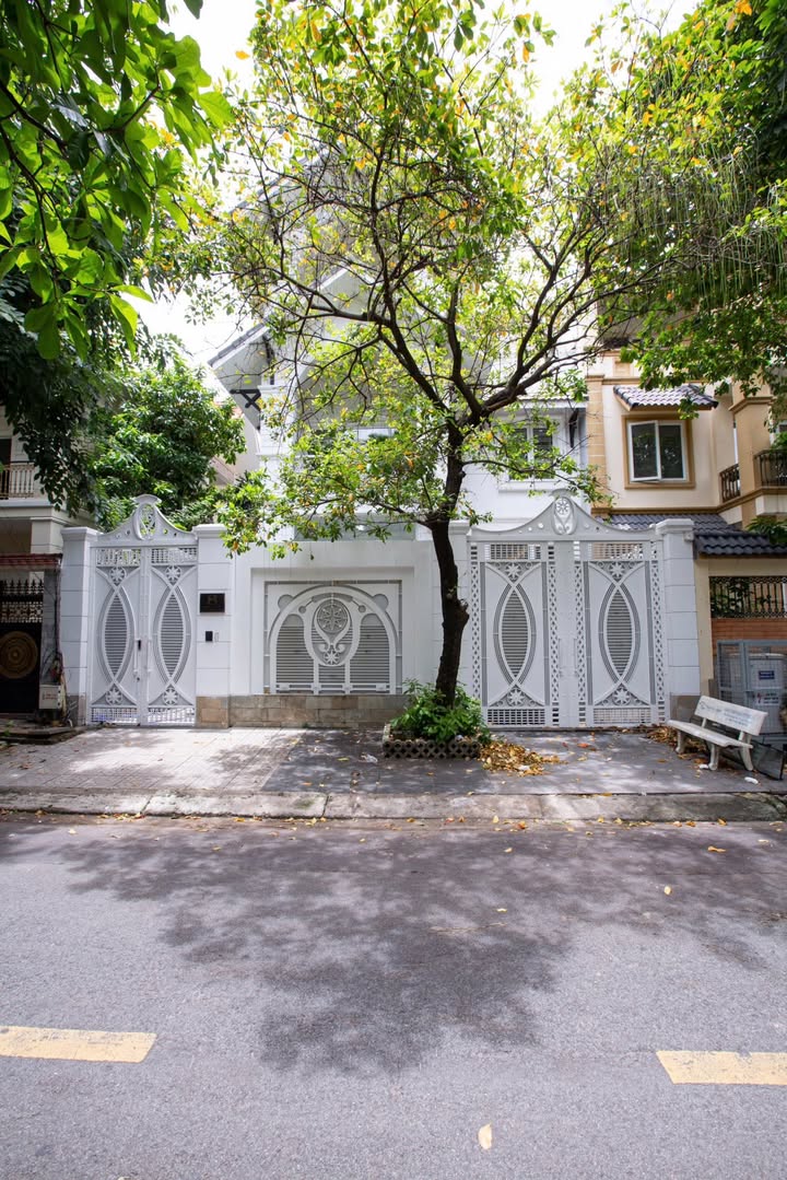 Cho thuê Villa An Phú Quận 2 - 6PN, Hồ bơi riêng, Thiết kế hiện đại!