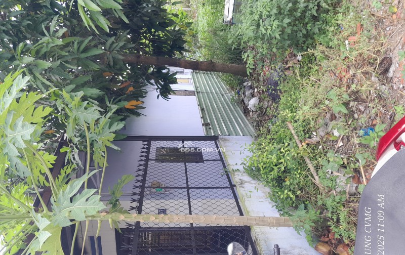 Nhà bán Bà Điểm 3.25 Tỷ - 1 Trệt 1 Lửng, Diện tích 90m², Gần Mặt Đường Phan Văn Hớn!